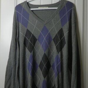 Old Navy Mens light argyle V neck sweater